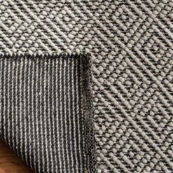 Maryjane Geometric Area Rug - Safavieh -Safavieh GUEST 02f3c7f5 301d 4a62 8b92 362ba163788d