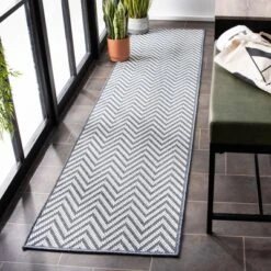 Bermuda BMU812 Power Loomed Indoor/Outdoor Area Rug - Safavieh