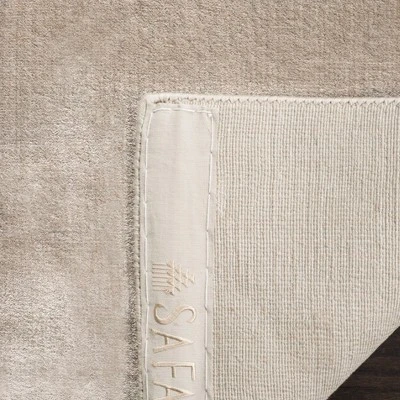 Gregory Solid Area Rug - Safavieh 3 Gregory Solid Area Rug - Safavieh - Image 3