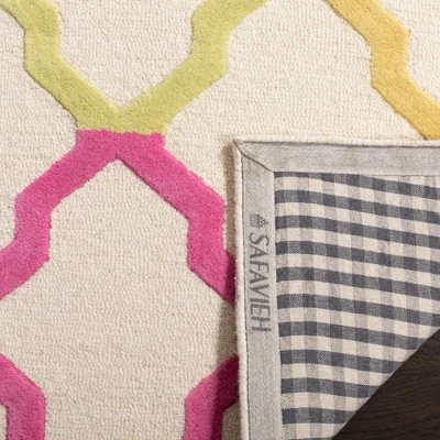Safavieh Kids SFK102 Hand Tufted Area Rug - Safavieh 3 Safavieh Kids SFK102 Hand Tufted Area Rug - Safavieh - Image 3