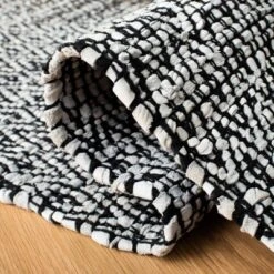 Racheal Geometric Accent Rug - Safavieh -Safavieh GUEST 1d9e9adb 82f2 40ec 9121 0ddeb25f1d37