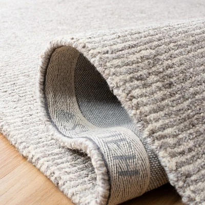 Himalaya HIM153 Hand Tufted Area Rug - Safavieh 4 Himalaya HIM153 Hand Tufted Area Rug - Safavieh - Image 4