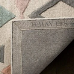 Safavieh Kids SFK901 Hand Tufted Area Rug - Safavieh -Safavieh GUEST 61c59f20 ad56 406d bfcb 07cc070358aa