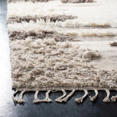 Knotted Issa Rug - Safavieh 1 Knotted Issa Rug - Safavieh