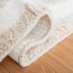 Casablanca CSB541 Hand Knotted Area Rug - Safavieh -Safavieh GUEST a3ddb175 438f 4f3c a56a bf05882a61c6