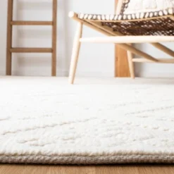 Freddie Medallion Woven Rug - Safavieh -Safavieh GUEST b1c89e3b e502 4cba a9d9 e6c5a6a3c9a9