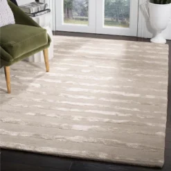 Soho SOH519 Hand Tufted Area Rug - Safavieh