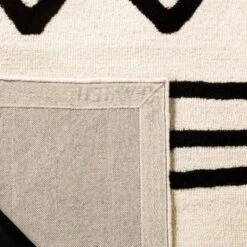 Safavieh Kids SFK907 Hand Tufted Area Rug - Safavieh 5 Safavieh Kids SFK907 Hand Tufted Area Rug - Safavieh -Safavieh GUEST c6e53ba3 d892 43db 97ed 465f94974faa