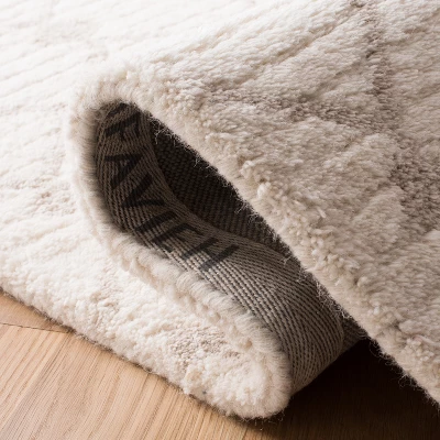 Casablanca CSB203 Hand Tufted Moroccan Area Rug - Safavieh 4 Casablanca CSB203 Hand Tufted Moroccan Area Rug - Safavieh - Image 4