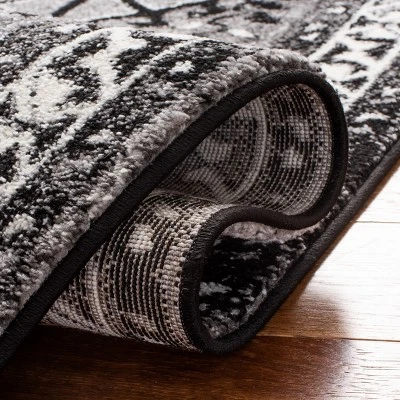 Vintage Hamadan VTH293 Power Loomed Area Rug - Safavieh 4 Vintage Hamadan VTH293 Power Loomed Area Rug - Safavieh - Image 4