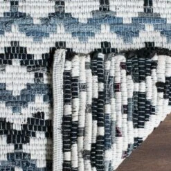 Rhayader Rug - Safavieh -Safavieh GUEST d557ab98 5090 4deb b81d 81f170b3fe84