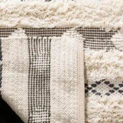 Ashlee Geometric Design Woven Rug - Safavieh -Safavieh GUEST dfae655e b7d3 49ee b1ee 6266f98ee119