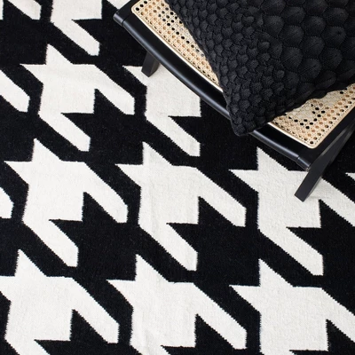 Madaket Dhurrie Rug - Safavieh 3 Madaket Dhurrie Rug - Safavieh - Image 3