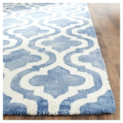 Hailie Quatrefoil Design Area Rug - Safavieh 1 Hailie Quatrefoil Design Area Rug - Safavieh