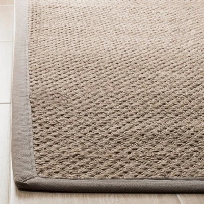 Lilia Solid Loomed Rug - Safavieh 1 Lilia Solid Loomed Rug - Safavieh