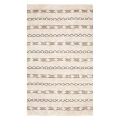 Ashlee Geometric Design Woven Rug - Safavieh -Safavieh GUEST fa9a3afc 0a68 4654 8783 6e5c647856f0